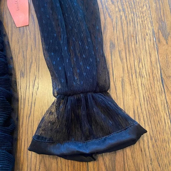 Haute Monde Black Ruched Long Sleeve Dress - Picture 2 of 6